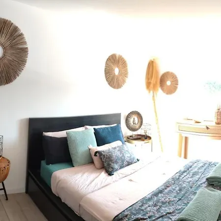 Au Grau Du Roi Apartment